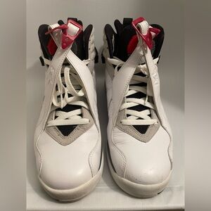 Jordan Retro 8 “Bugs Bunny”